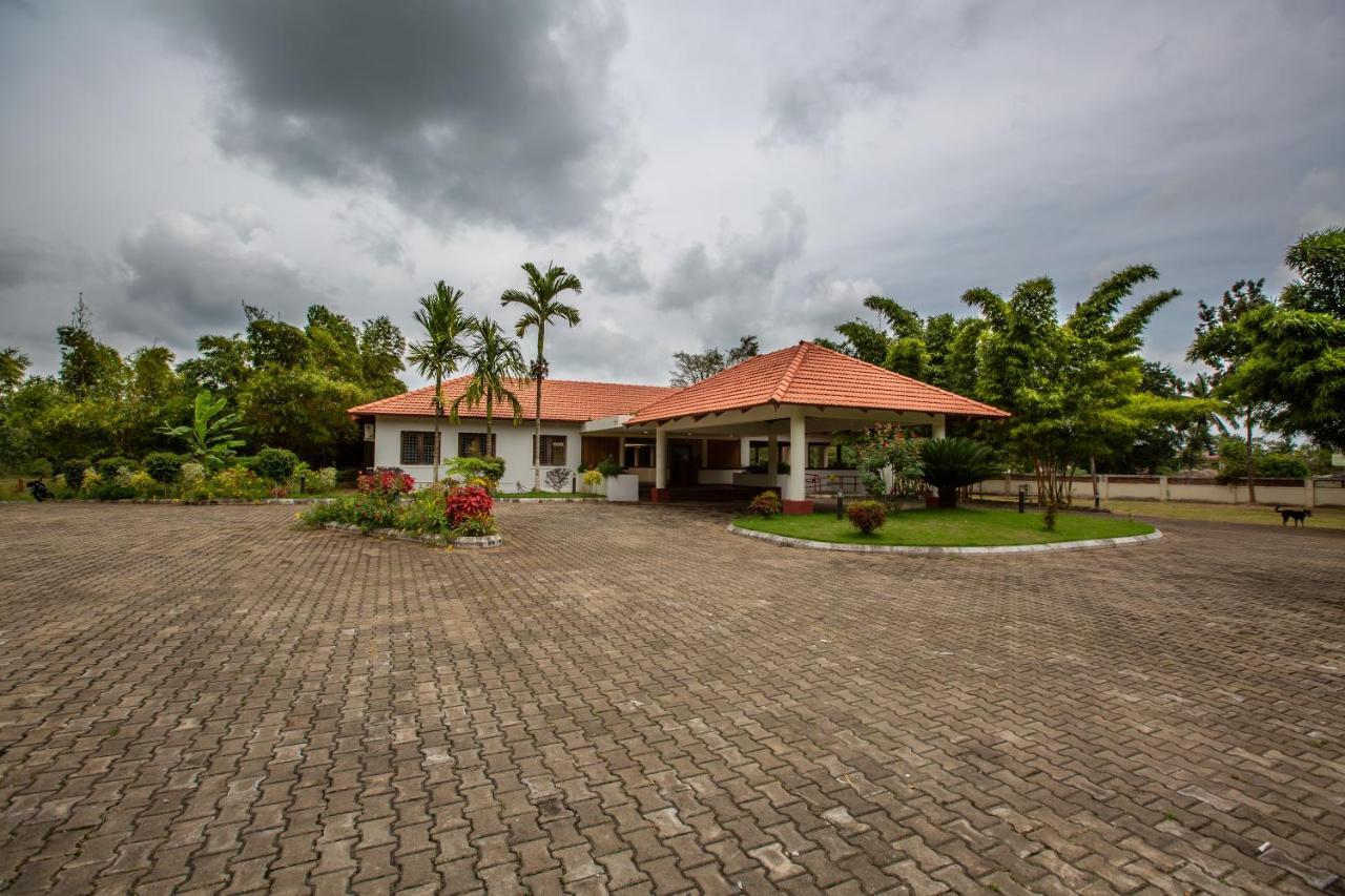 Kstdc Hotel Mayura Yagachi, Belur Belur  Exterior photo
